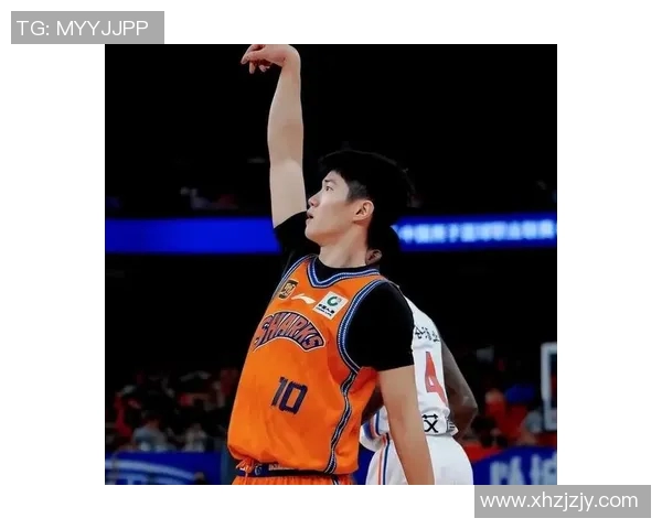 篮球明星崛起之路：从默默无闻到璀璨星光的奋斗故事